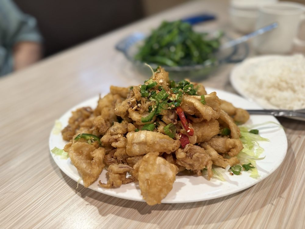 Deep fried squid with spicy salt